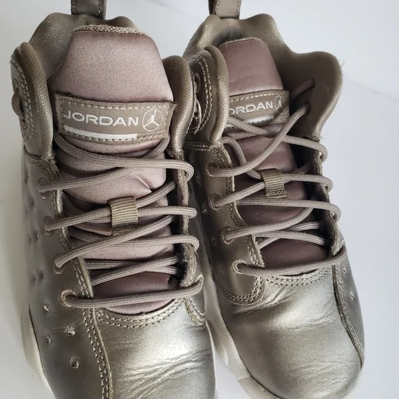 Jordan Jumpman Team II Metallic Gold Midtop Sneakers Youth Size 12 - Picture 2 of 13